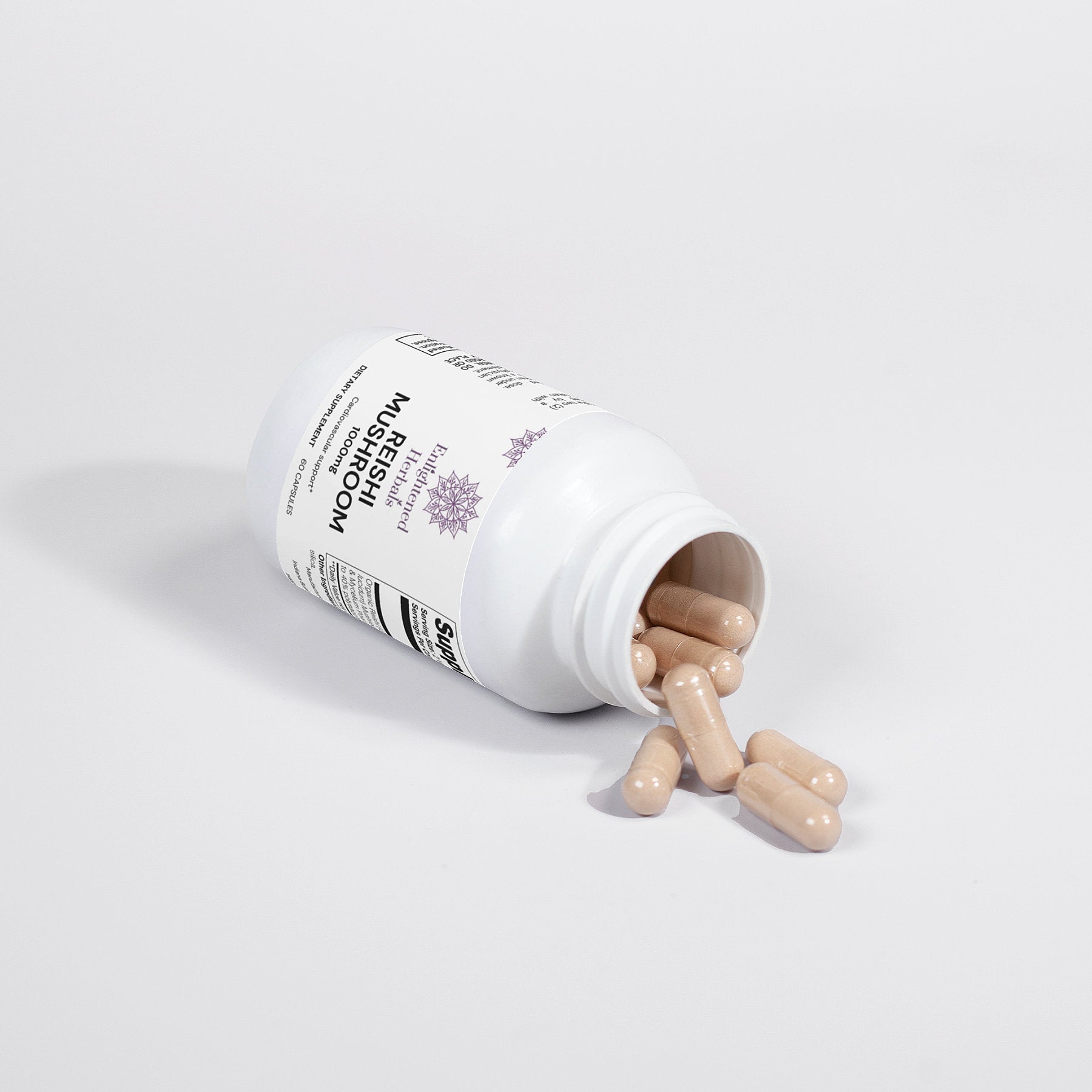 Reishi mushroom capsules with mycelium and fruiting bodies